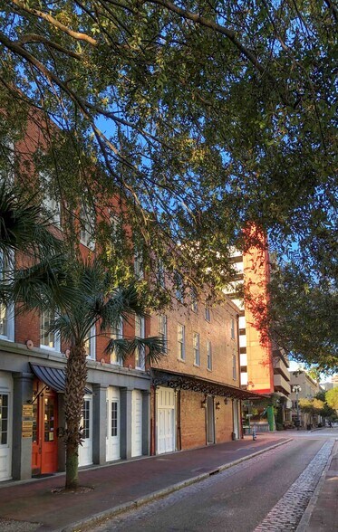 336 Lafayette St, New Orleans, LA à louer - Photo de l’immeuble – Image 2 sur 4