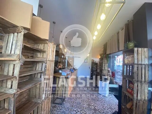 Local commercial dans Levallois-Perret à louer - Photo de l’immeuble – Image 1 sur 5