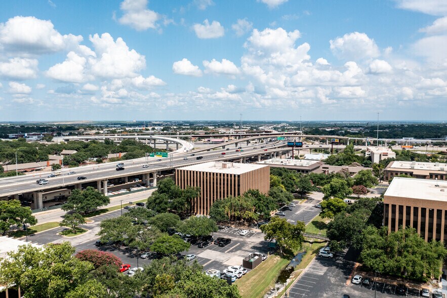 7700 Chevy Chase Dr, Austin, TX à louer - Aérien – Image 2 sur 22