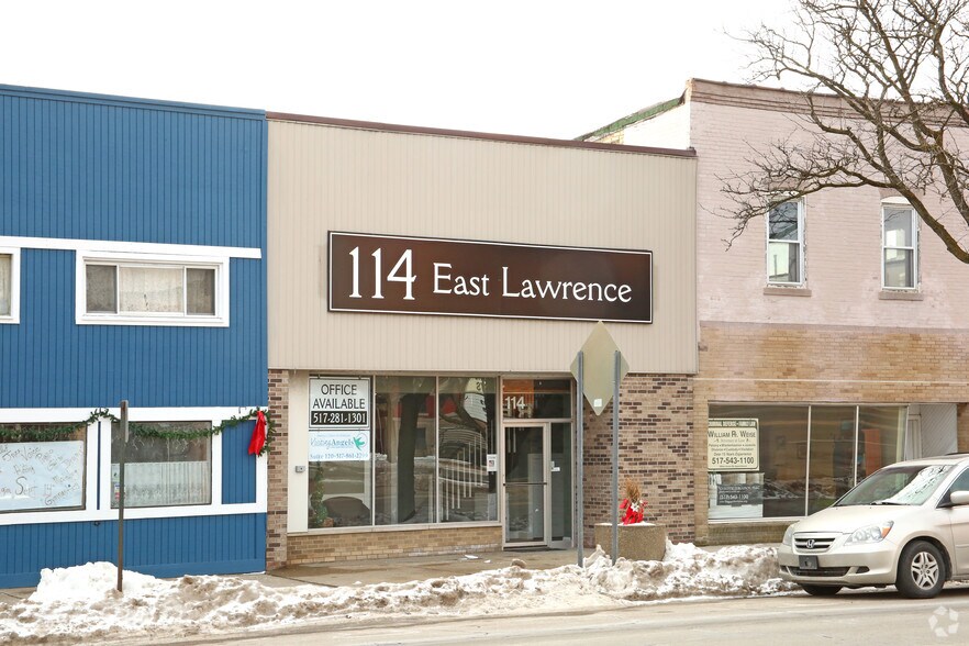 114 E Lawrence Ave, Charlotte, MI à louer - Photo de l’immeuble – Image 1 sur 1