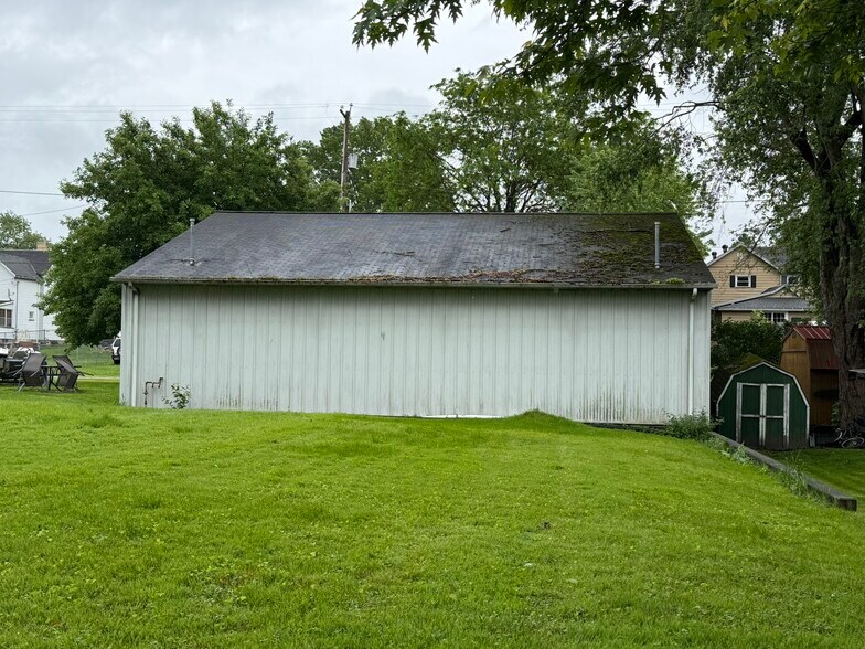 114 McCook Ave, Dennison, OH à vendre - Photo de l’immeuble – Image 2 sur 7