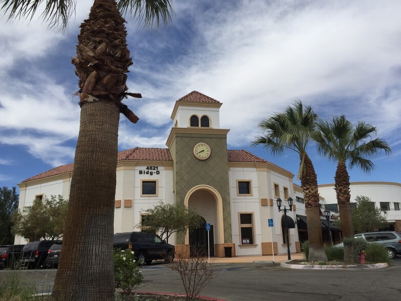 4621 E Avenue S, Palmdale, CA à louer - Photo principale – Image 1 sur 34