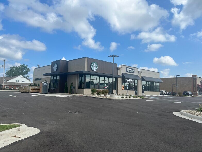 8000 Oak Point Rd, Lorain, OH à louer - Photo de l’immeuble – Image 1 sur 6