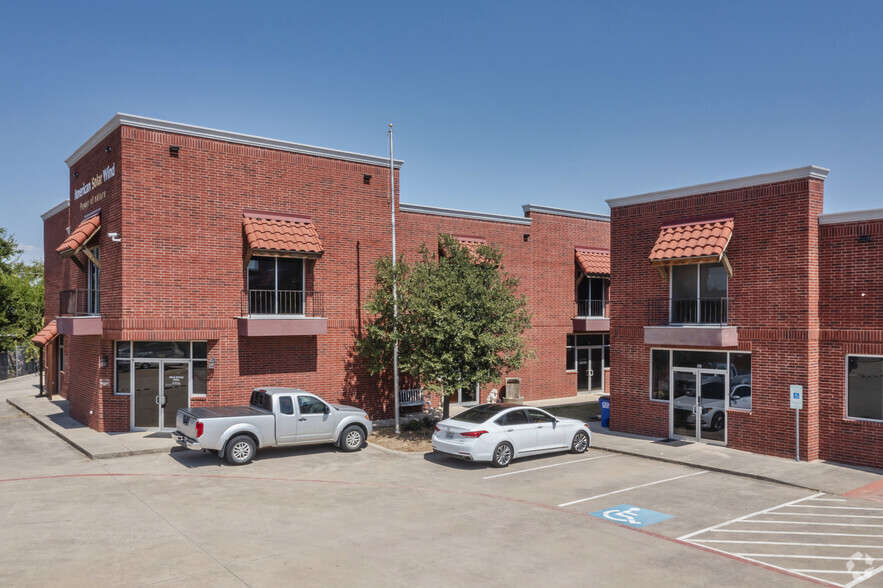1802 Industrial Blvd, Colleyville, TX à louer - Photo de l’immeuble – Image 2 sur 10