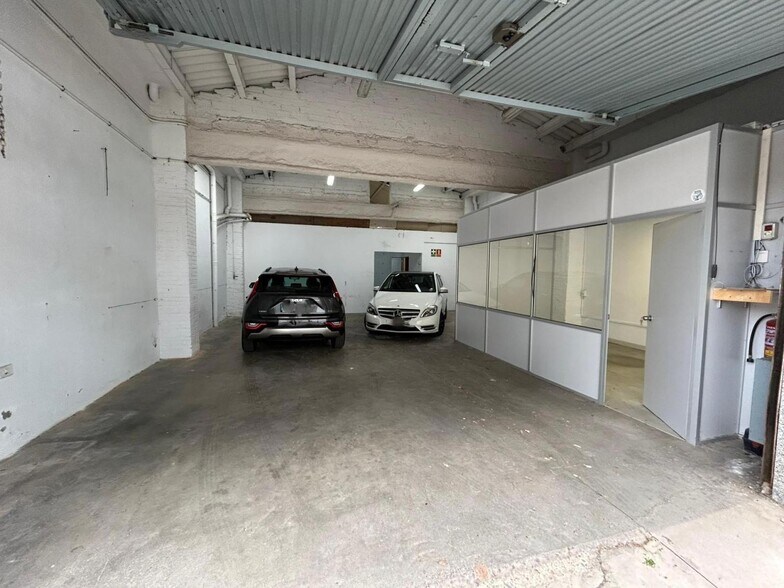 Industriel/Logistique dans Terrassa, Barcelona à vendre - Photo de l’immeuble – Image 2 sur 14