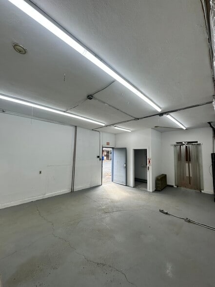 328 High St, Burlington, NJ à louer - Photo intérieure – Image 3 sur 12