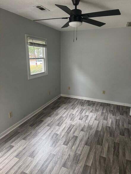 407 Maides Ave, Wilmington, NC à vendre - Photo intérieure – Image 2 sur 15