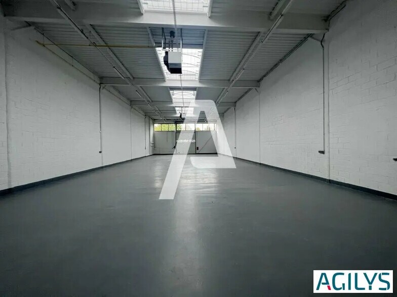 Local d’activités dans Bonneuil-sur-Marne à louer - Photo de l’immeuble – Image 3 sur 6