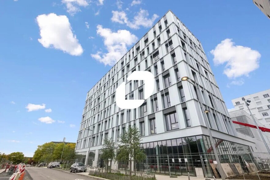 Bureau dans Champs-sur-Marne à louer - Photo de l’immeuble – Image 1 sur 14