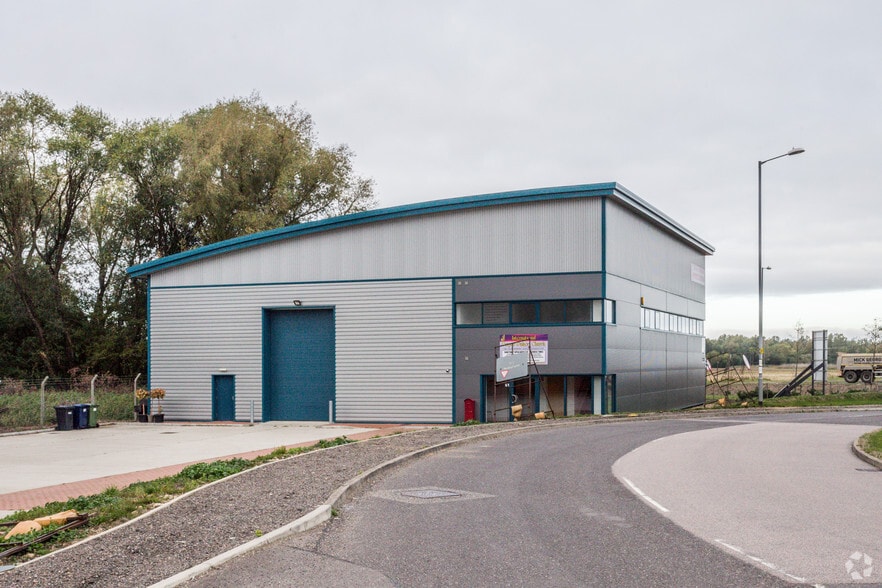 2 The Lakes Business Park, Huntingdon à vendre - Photo principale – Image 1 sur 5