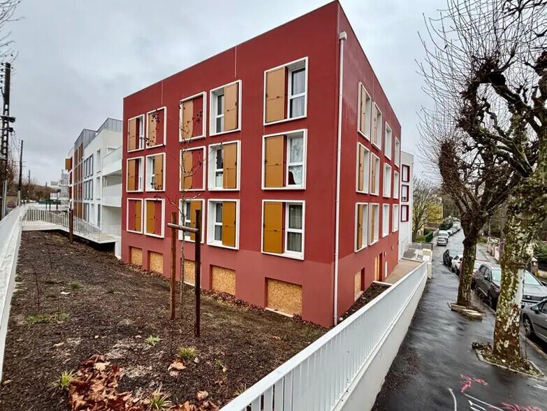 Local commercial dans Épinay-sur-Orge à louer - Photo de l’immeuble – Image 1 sur 7