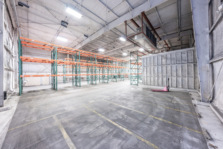 1900 E Davis Dr, Dinuba, CA à louer - Photo intérieure – Image 3 sur 10