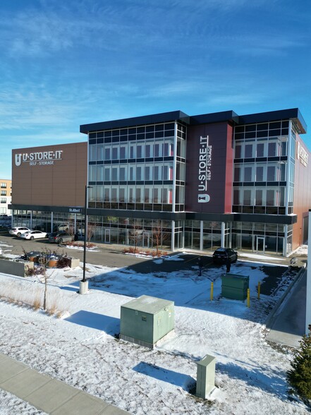 1135 St. Albert Trl, St. Albert, AB à louer - Photo de l’immeuble – Image 1 sur 4