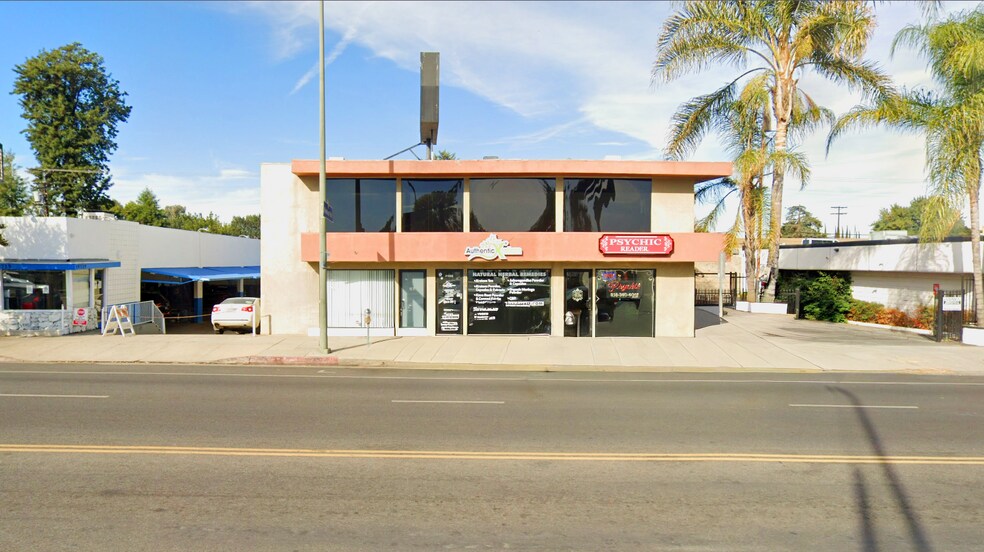 19709 Ventura Blvd, Woodland Hills, CA à vendre - Photo de l’immeuble – Image 2 sur 6