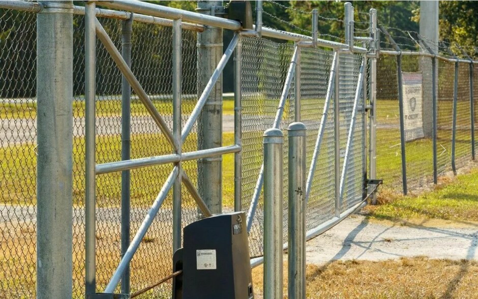 Freedom Storage | Florida portefeuille de 2 biens à vendre sur LoopNet.fr - Photo de l’immeuble – Image 2 sur 32