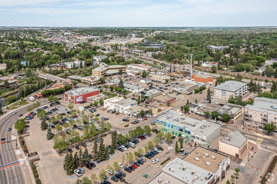 7 Perron St, St. Albert, AB à vendre - Aérien – Image 3 sur 6
