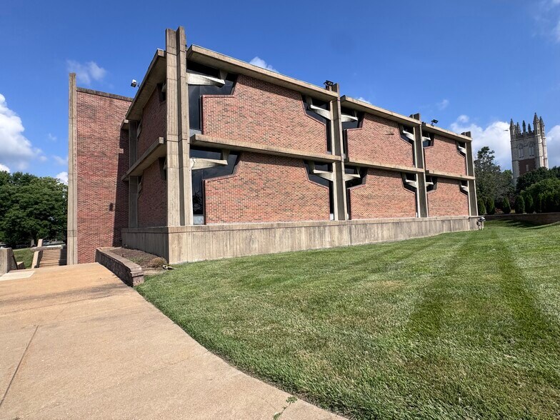 455 E Lockwood Ave, Saint Louis, MO à vendre - Photo de l’immeuble – Image 2 sur 3