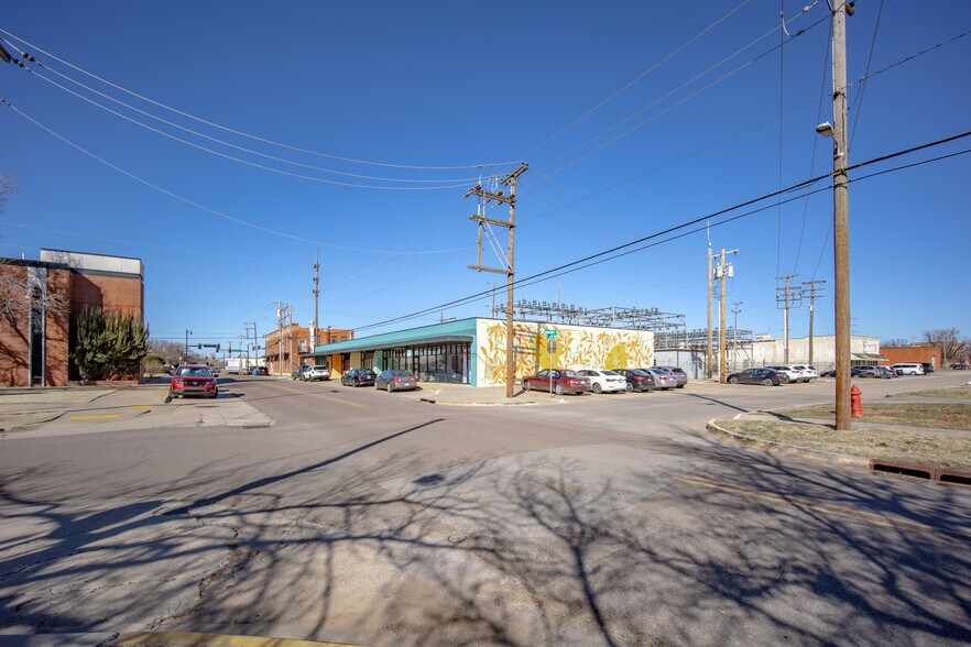 121 S Santa Fe Ave, Norman, OK à louer - Photo de l’immeuble – Image 2 sur 14