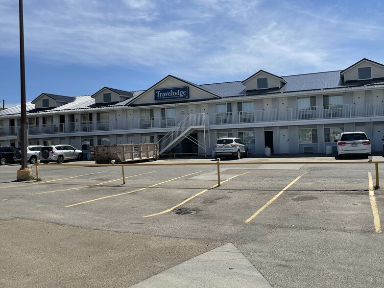 101 Grove Pl, Drumheller, AB à vendre - Photo principale – Image 1 sur 10