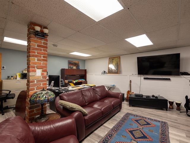 91 Rue Sainte-Anne, Montréal, QC à vendre - Photo intérieure – Image 2 sur 7
