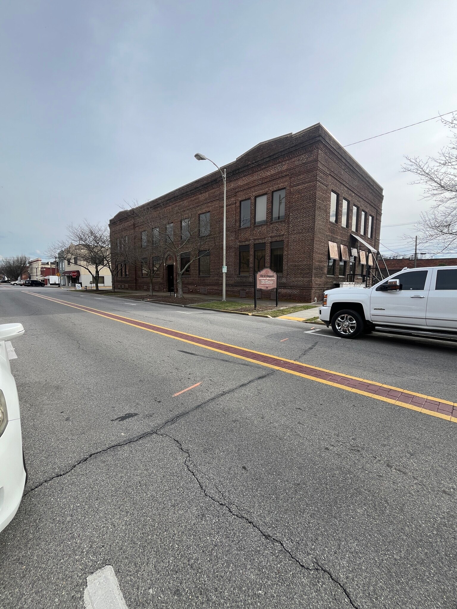 201 W Market St, Kingsport, TN à louer Photo principale– Image 1 sur 27