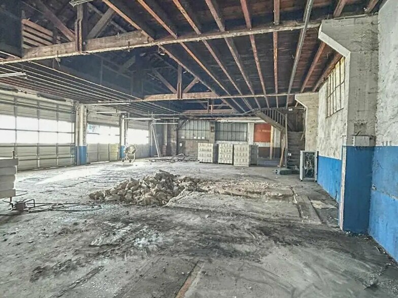 Local d’activités dans Brive-la-Gaillarde à louer - Photo intérieure – Image 2 sur 3