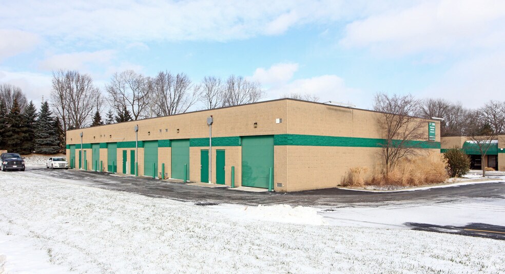 12960 Stonecreek Dr, Pickerington, OH à louer - Photo de l’immeuble – Image 3 sur 5