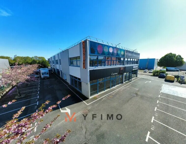 Bureau dans Orgeval à vendre - Photo de l’immeuble – Image 2 sur 9