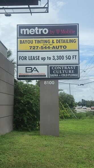 8100 Park Blvd N, Pinellas Park, FL à louer - Photo de l’immeuble – Image 2 sur 10