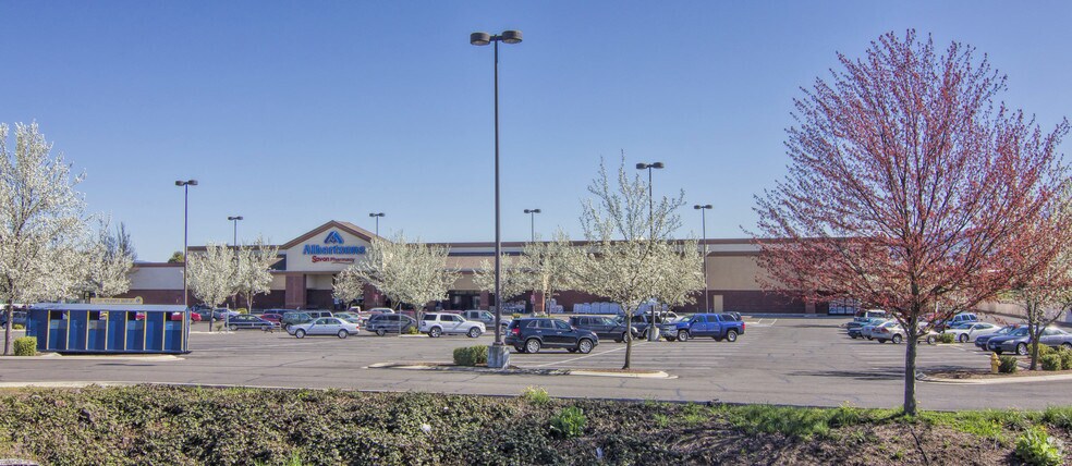 1360 Plaza Blvd, Central Point, OR à louer - Photo principale – Image 1 sur 5