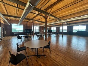 807 Broadway St NE, Minneapolis, MN à louer Photo intérieure– Image 1 sur 6