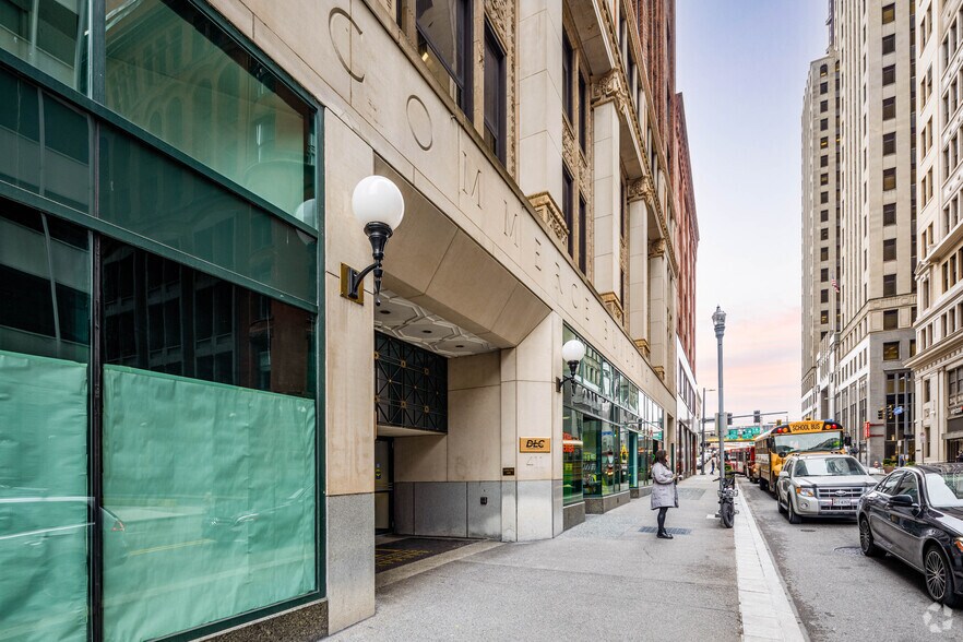 411 7th Ave, Pittsburgh, PA à louer - Photo de l’immeuble – Image 1 sur 6