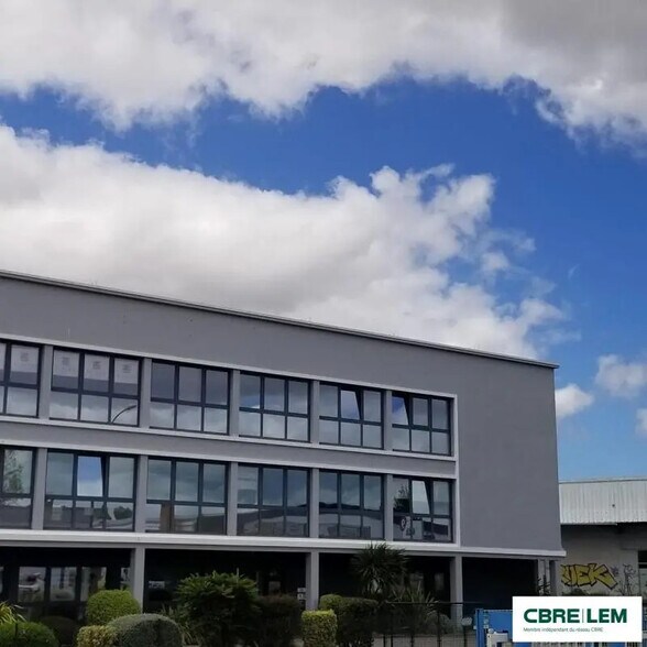 Bureau dans Caen à louer - Photo de l’immeuble – Image 1 sur 7