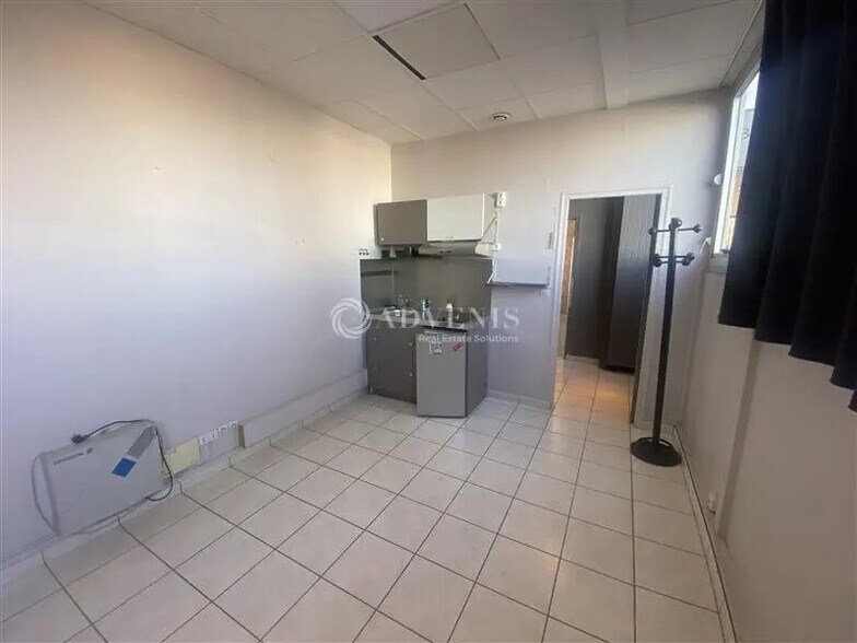 Bureau dans Chennevières-sur-Marne à louer - Photo de l’immeuble – Image 3 sur 5