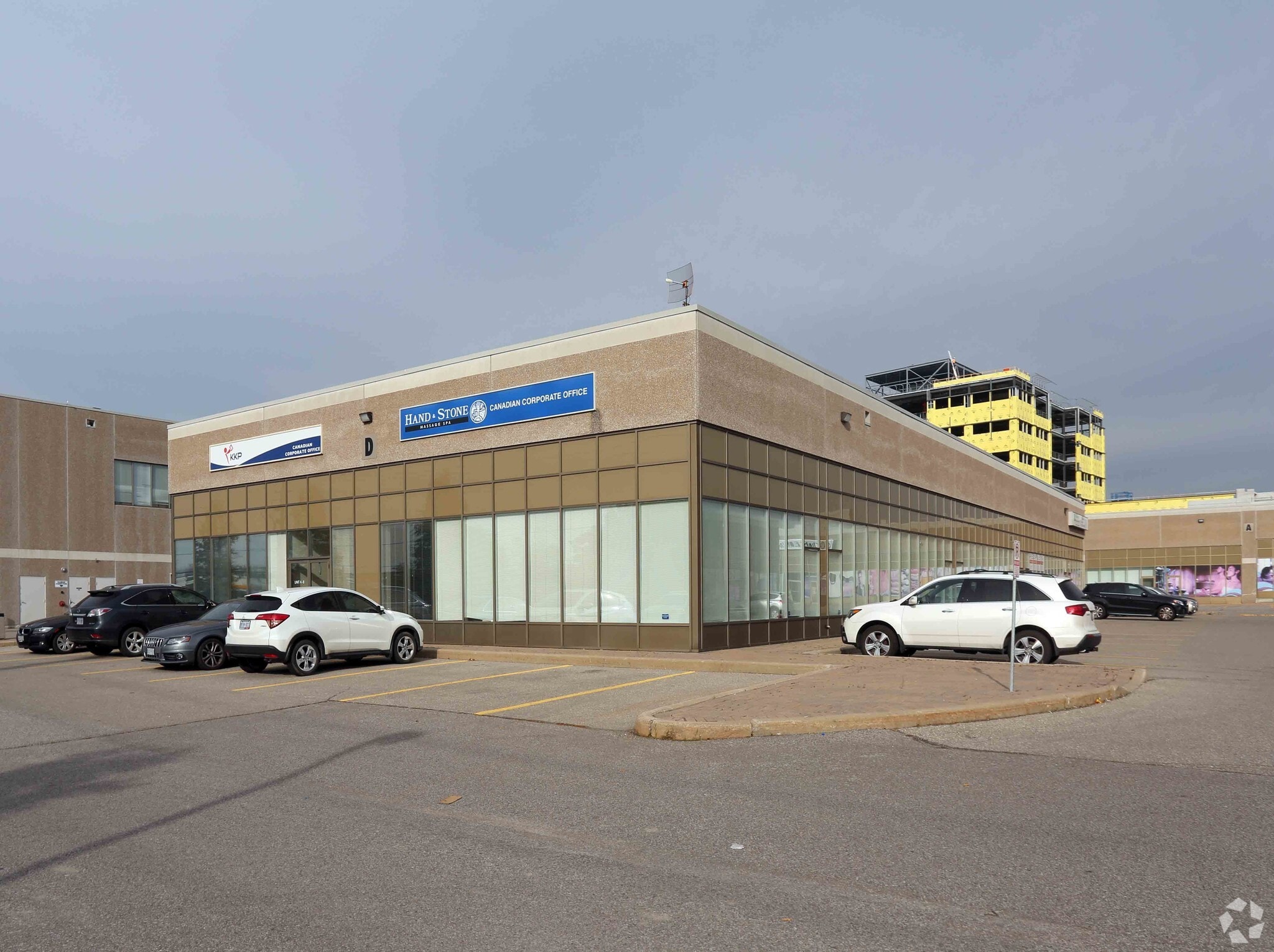 1550 16th Ave, Richmond Hill, ON à louer Photo principale– Image 1 sur 3