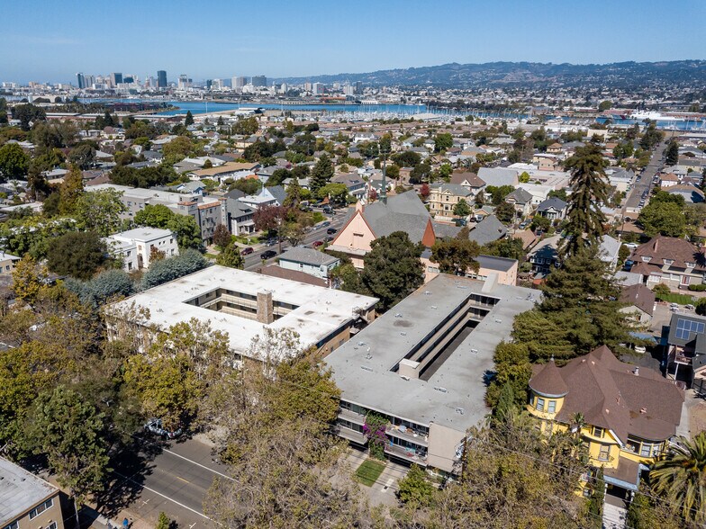 1715 Central Ave, Alameda, CA à vendre - Photo de l’immeuble – Image 2 sur 7