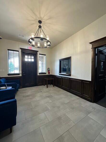 13194 N MacArthur Boulevard, Oklahoma City, OK à louer - Photo de l’immeuble – Image 2 sur 11