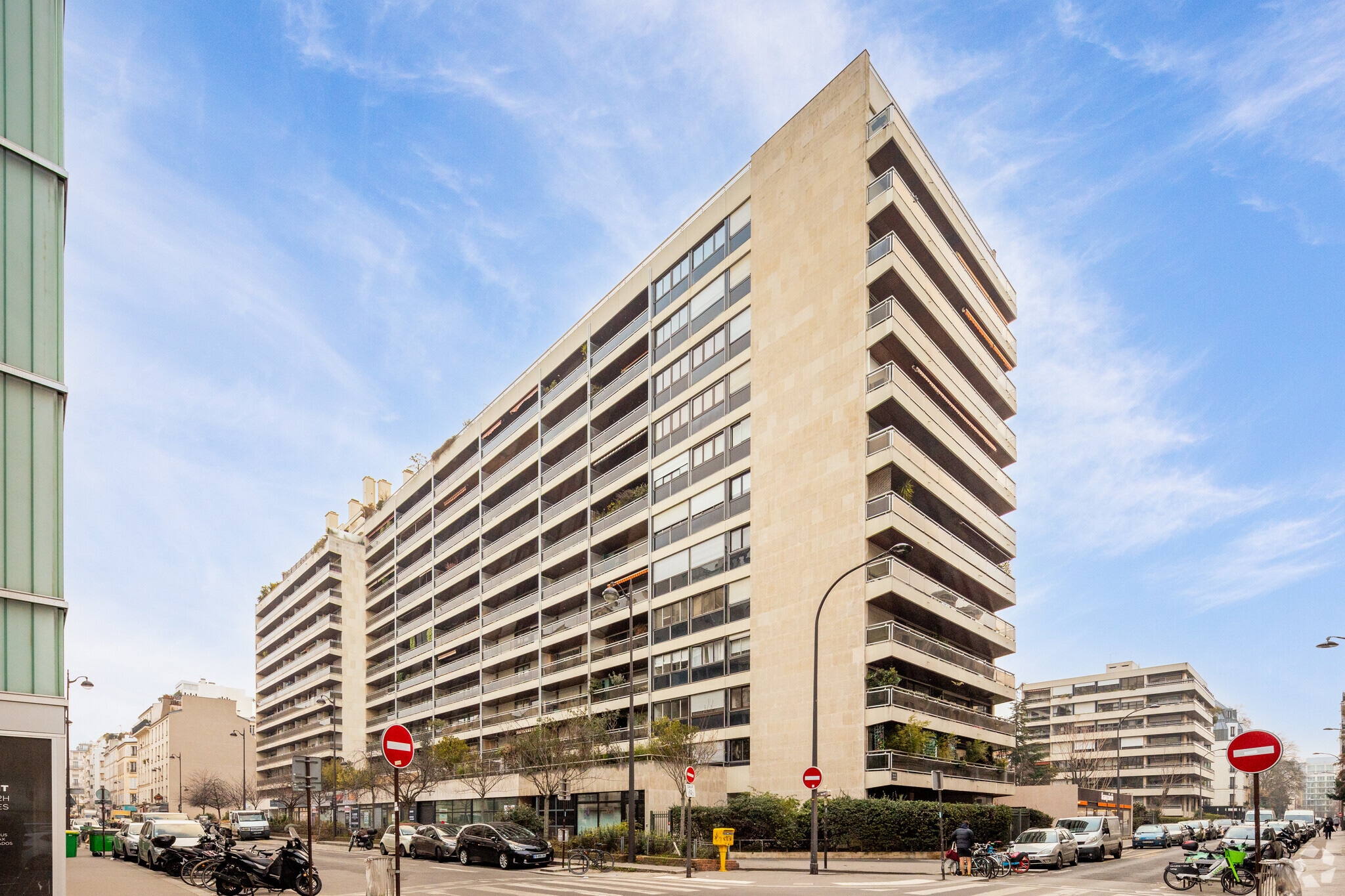 Immeuble residentiel dans Paris à vendre Photo principale– Image 1 sur 4