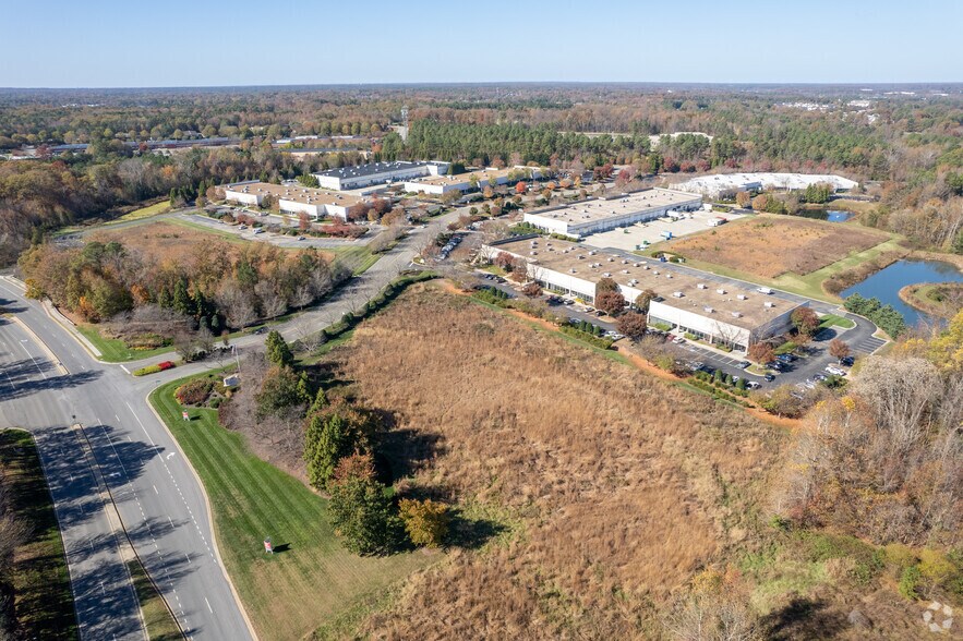 8560 Magellan Pkwy, Richmond, VA à louer - Photo de l’immeuble – Image 2 sur 9