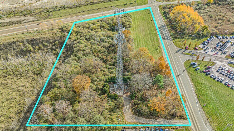 8815 Holly Rd, Holly, MI à vendre - Photo de l’immeuble – Image 2 sur 27