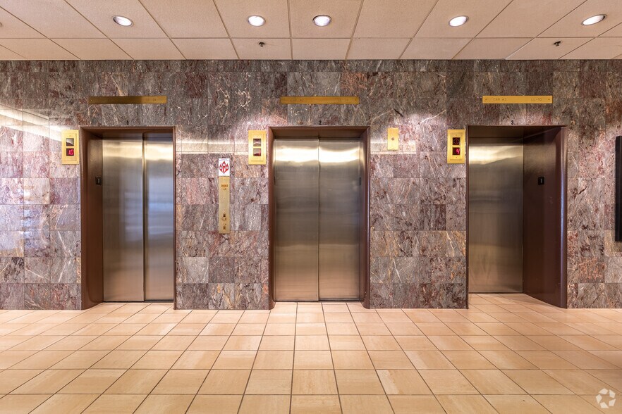 402 E Yakima Ave, Yakima, WA à louer - Hall d’entrée – Image 3 sur 5