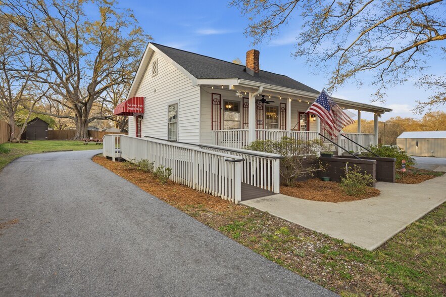 1107 McKelvey Rd, Pelzer, SC à vendre - Photo de l’immeuble – Image 3 sur 19