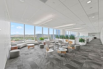 400 Spectrum Center Dr, Irvine, CA à louer Photo intérieure– Image 2 sur 9