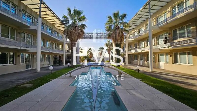 Bureau dans Marseille à louer Photo de l’immeuble– Image 1 sur 9