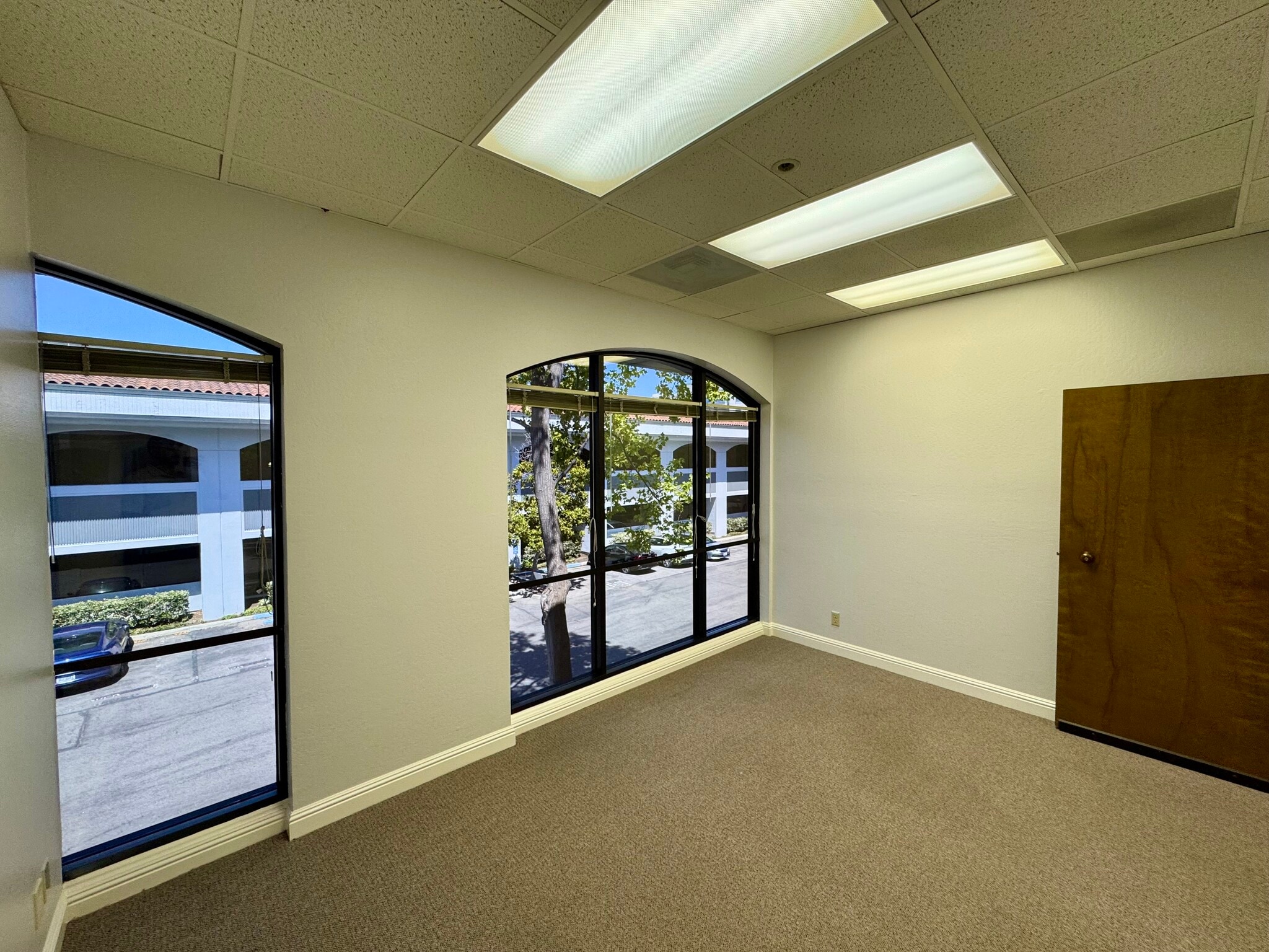 4984 El Camino Real, Los Altos, CA à louer Photo intérieure– Image 1 sur 5
