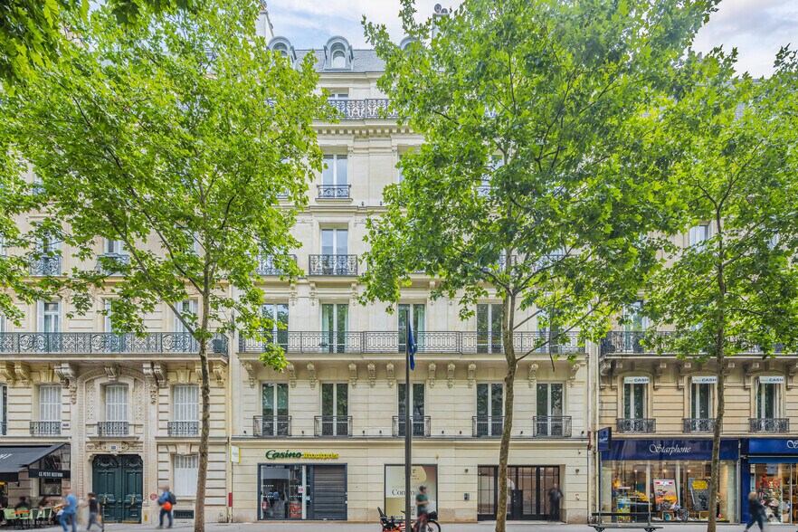 14 Avenue Franklin D. Roosevelt, Paris à louer - Photo de l’immeuble – Image 1 sur 7