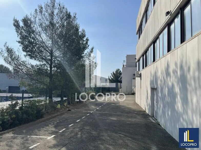 Bureau dans La Ciotat à vendre - Photo de l’immeuble – Image 3 sur 12