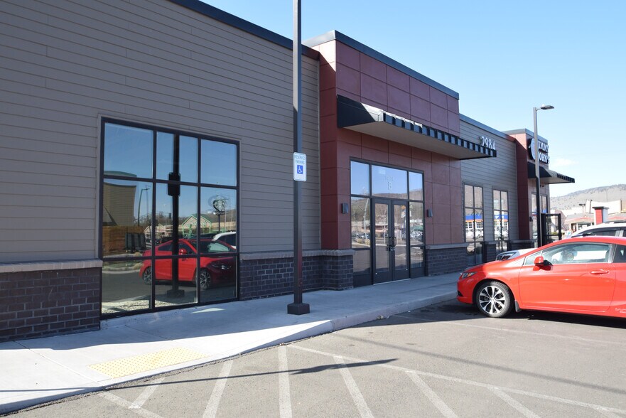 2984 S 6th St, Klamath Falls, OR à louer - Photo de l’immeuble – Image 2 sur 10