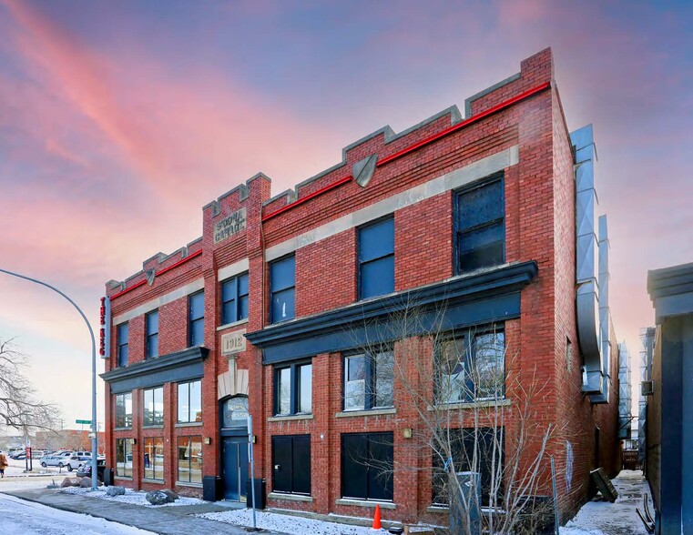 8020 105th St NW, Edmonton, AB à vendre - Photo de l’immeuble – Image 3 sur 7