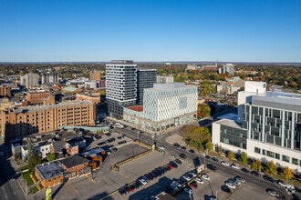 100 Bond St E, Oshawa, ON - VUE AÉRIENNE  vue de carte
